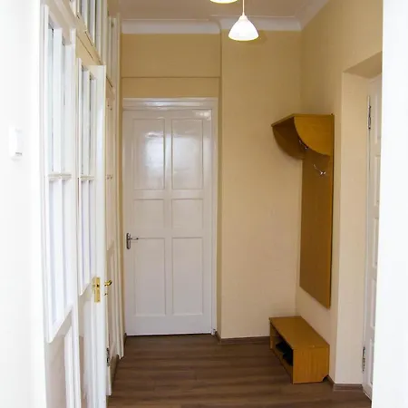 Nezavisimosti 22 Apartament *